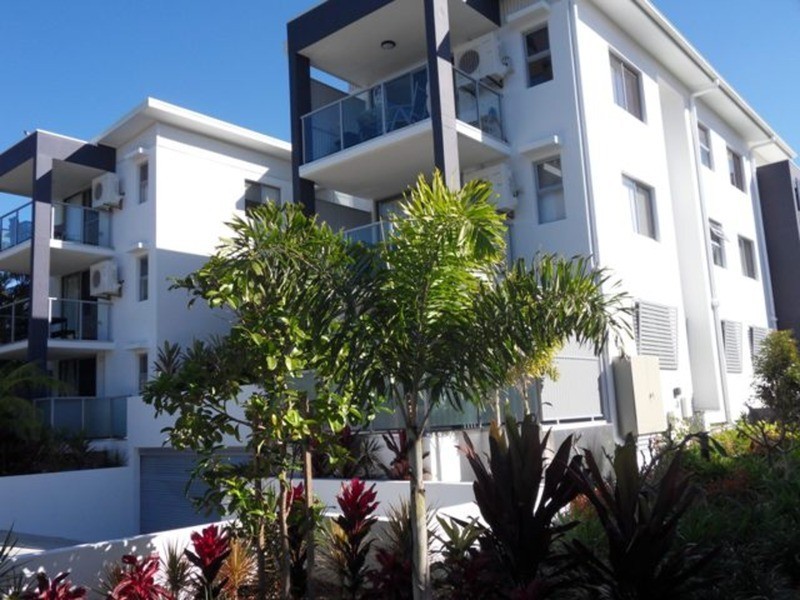 4/24-26 Proud Street, Labrador QLD 4215