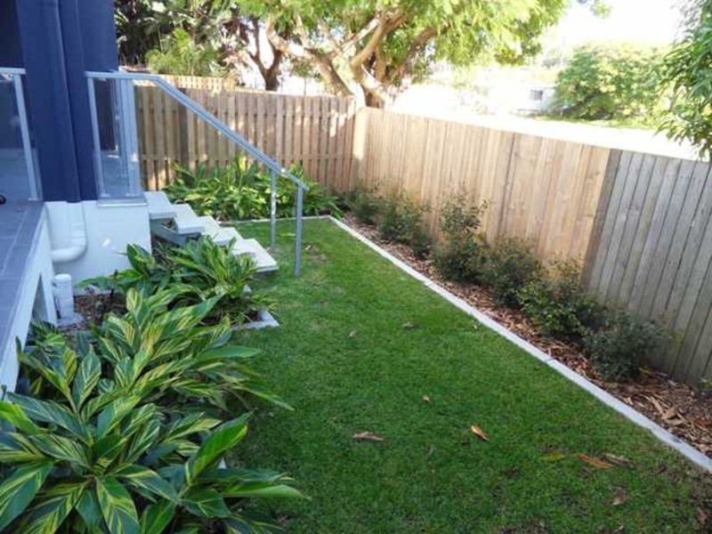 4/24-26 Proud Street, Labrador QLD 4215