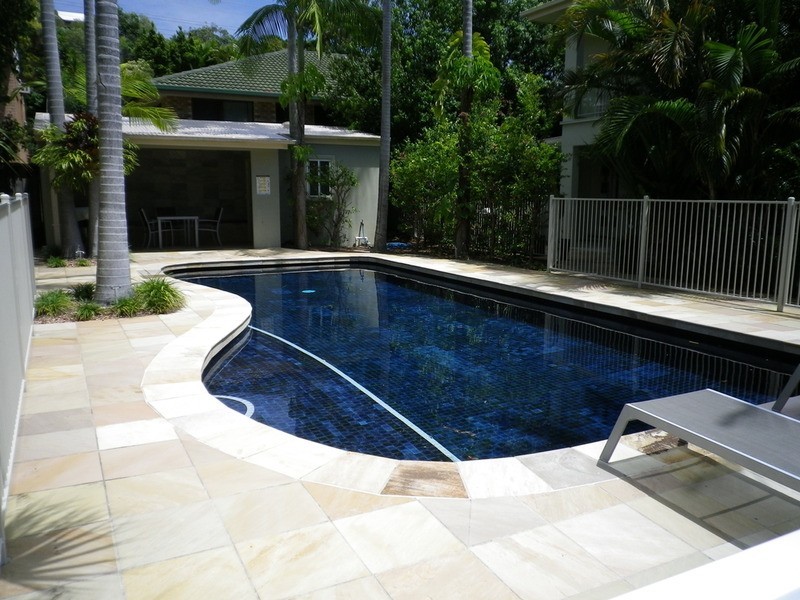 2/27 Gordon  Street, Labrador QLD 4215