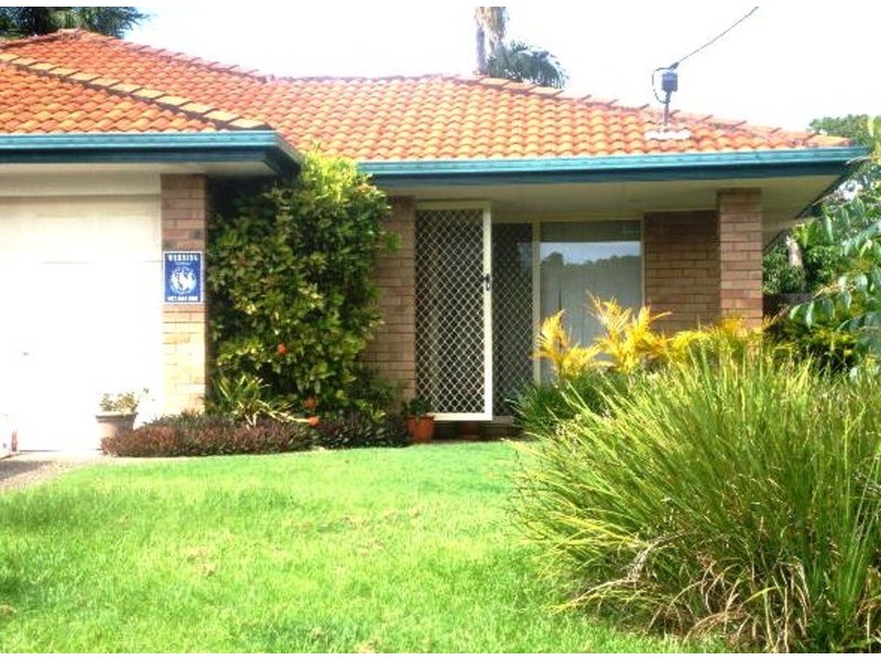 2/12 Judith Avenue, Southport QLD 4215