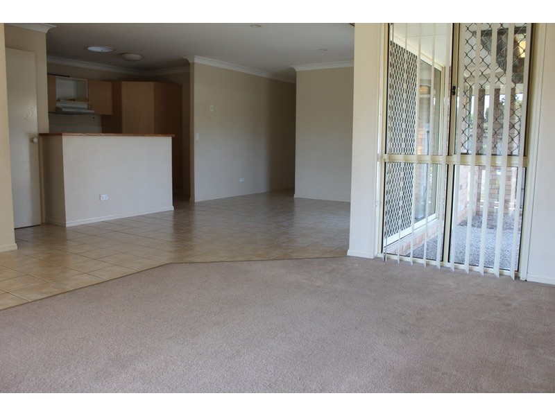 2/12 Judith Avenue, Southport QLD 4215