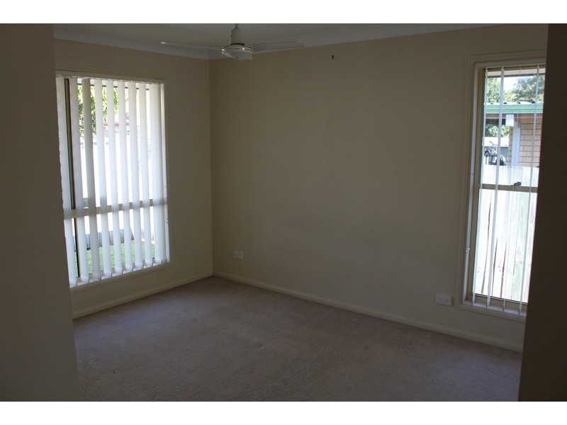 2/12 Judith Avenue, Southport QLD 4215