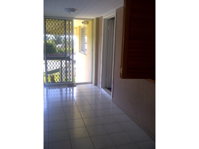 1/16 Caroline Avenue, Southport QLD 4215