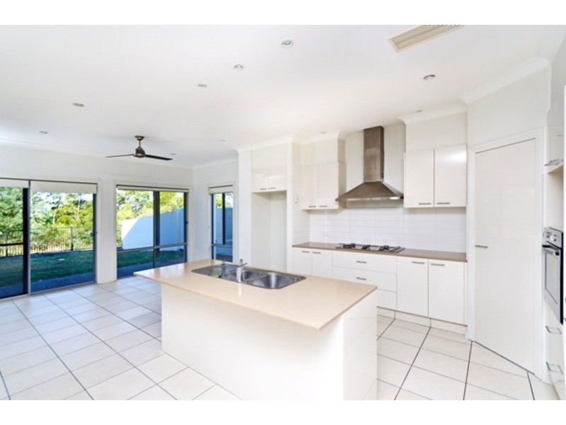 7 Zane Street, Molendinar QLD 4214