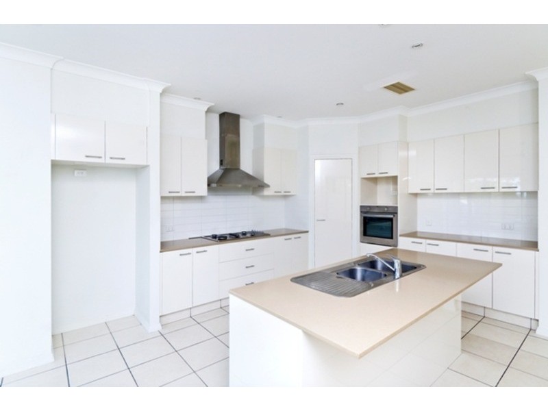 7 Zane Street, Molendinar QLD 4214