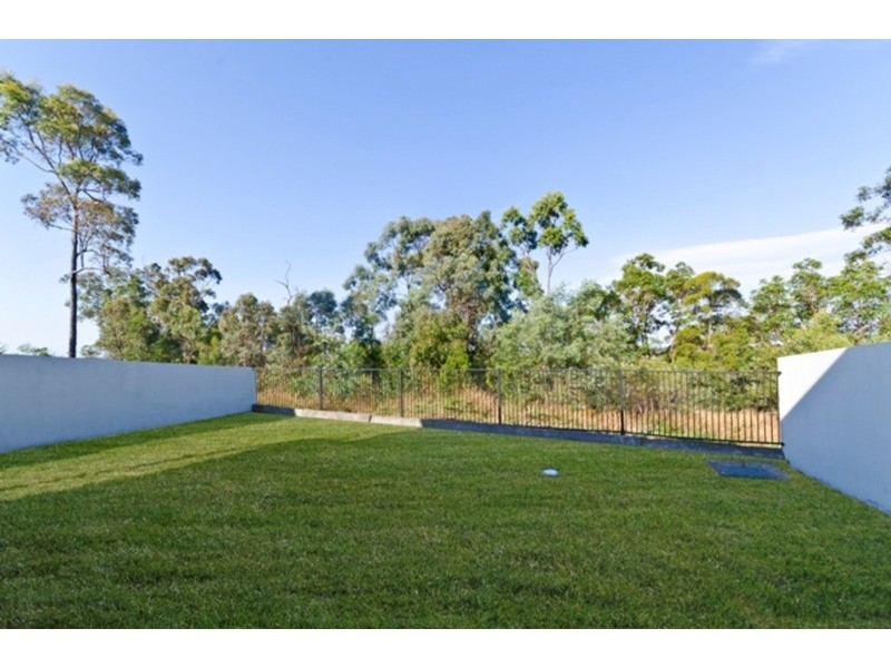 7 Zane Street, Molendinar QLD 4214