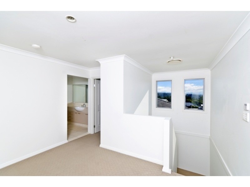 7 Zane Street, Molendinar QLD 4214