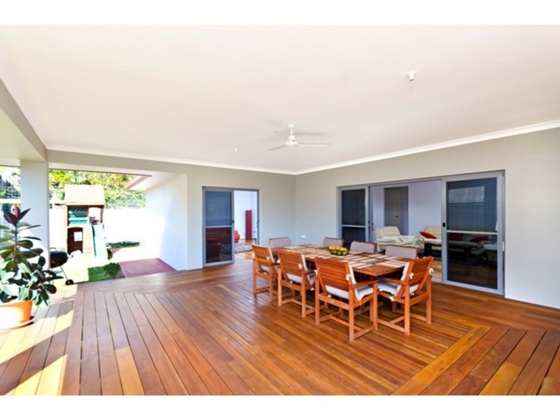 8 Stringybark Drive, Molendinar QLD 4214