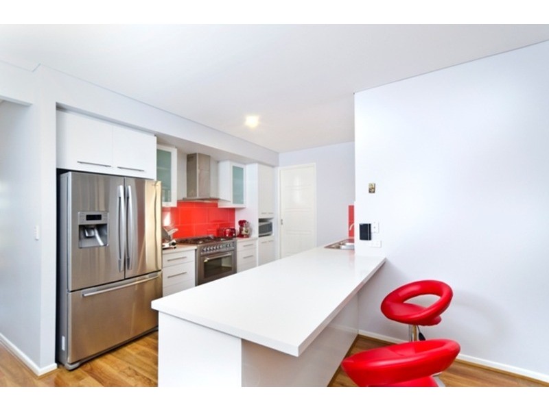 8 Stringybark Drive, Molendinar QLD 4214