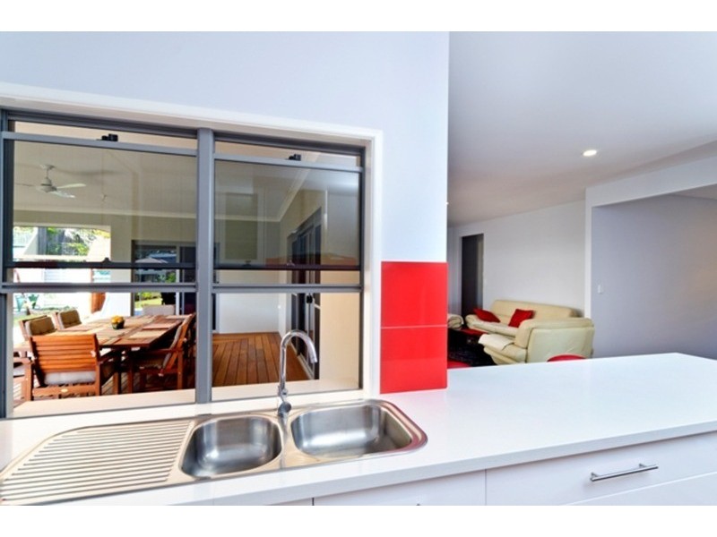 8 Stringybark Drive, Molendinar QLD 4214