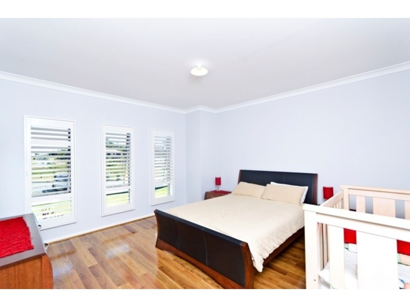 8 Stringybark Drive, Molendinar QLD 4214