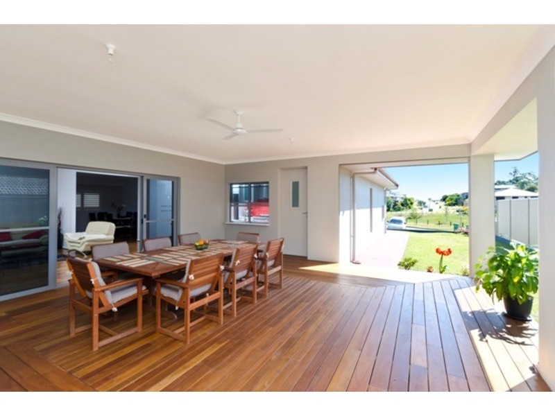 8 Stringybark Drive, Molendinar QLD 4214