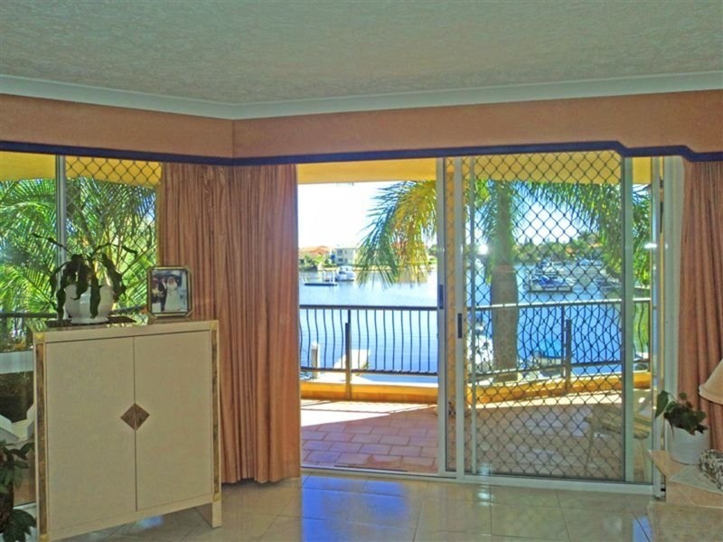 18/41A Broadwater Street, Runaway Bay QLD 4216
