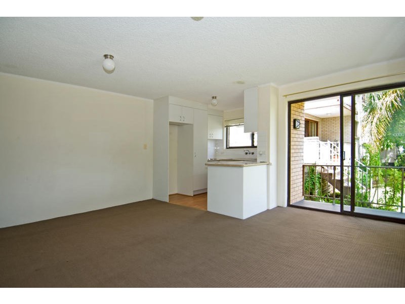 4/16 Andrews  Street, Southport QLD 4215