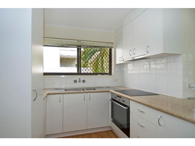 4/16 Andrews  Street, Southport QLD 4215