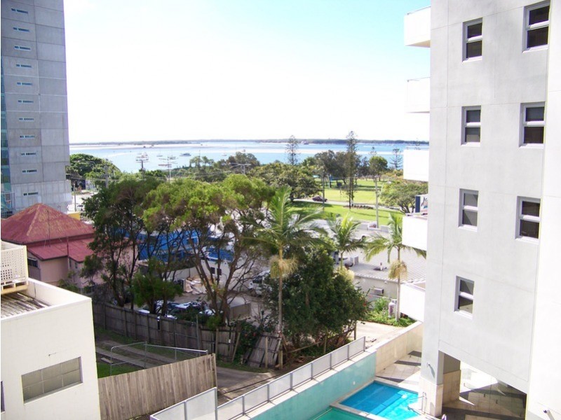 6/72 Hammond Towers Marine Parade, Southport QLD 4215