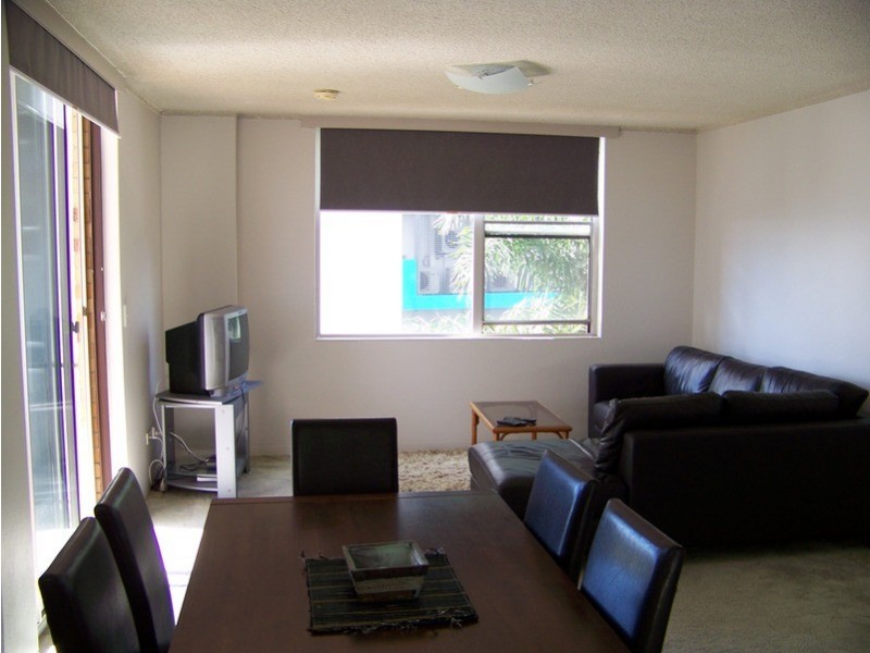 6/72 Hammond Towers Marine Parade, Southport QLD 4215