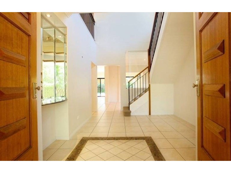 5 Yacht Street, Southport QLD 4215