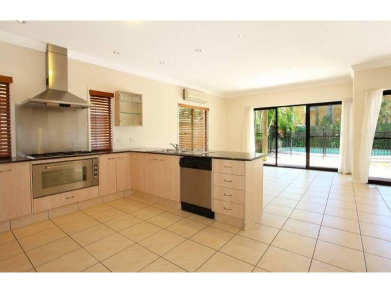 5 Yacht Street, Southport QLD 4215