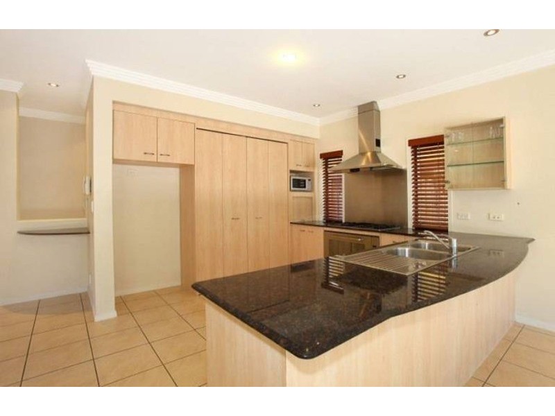 5 Yacht Street, Southport QLD 4215