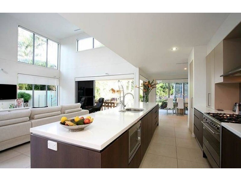 18 Yacht Street, Southport QLD 4215