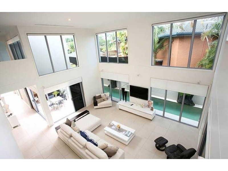 18 Yacht Street, Southport QLD 4215