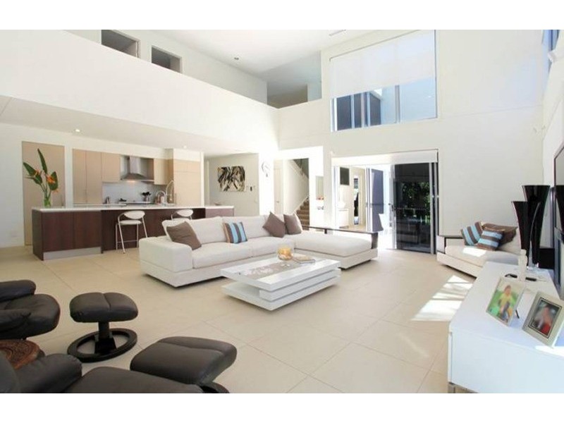 18 Yacht Street, Southport QLD 4215