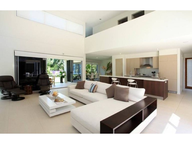 18 Yacht Street, Southport QLD 4215