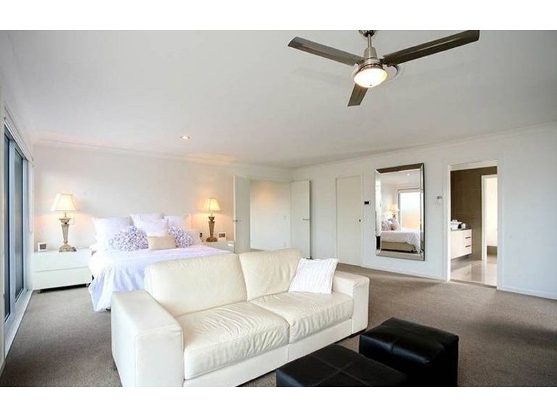 18 Yacht Street, Southport QLD 4215