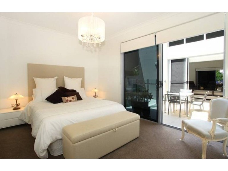 18 Yacht Street, Southport QLD 4215