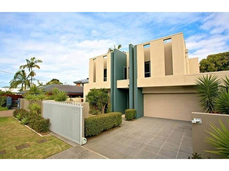 18 Yacht Street, Southport QLD 4215