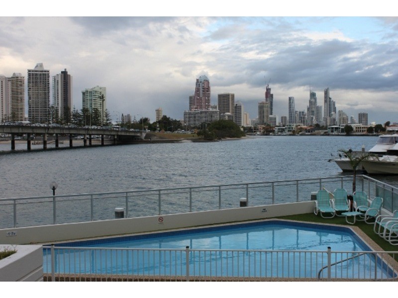 33/77 Brighton Parade, Southport QLD 4215
