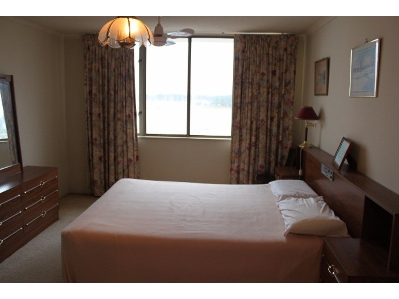 33/77 Brighton Parade, Southport QLD 4215