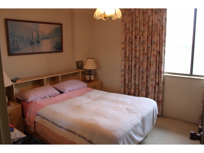 33/77 Brighton Parade, Southport QLD 4215