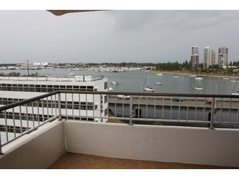 33/77 Brighton Parade, Southport QLD 4215