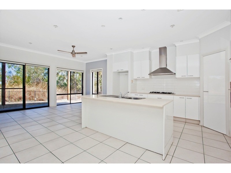 1 Zane Street, Molendinar QLD 4214