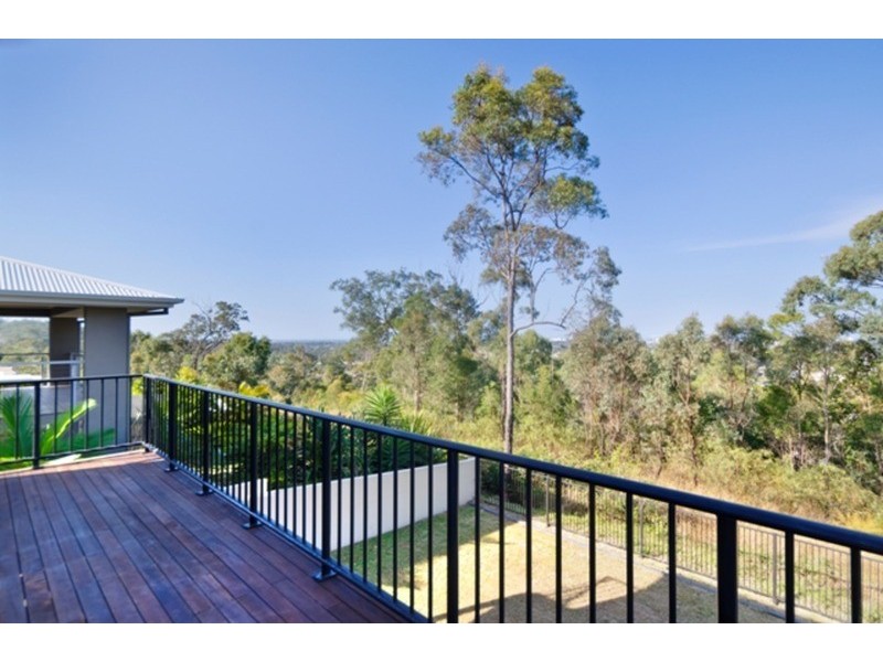 9 Zane Street, Molendinar QLD 4214