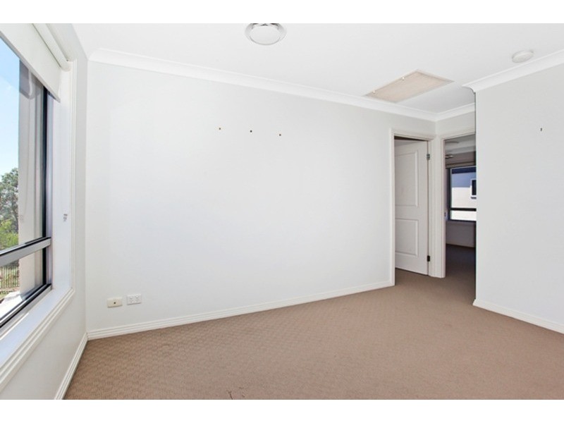 3 Zane Street, Molendinar QLD 4214