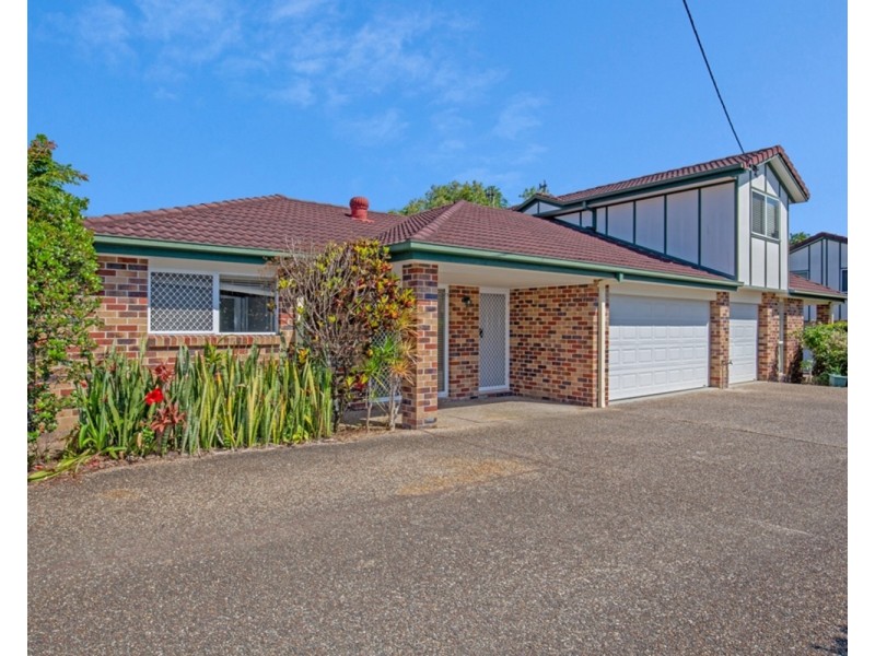 1/129 Eugaree Street, Southport QLD 4215