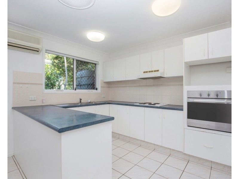 1/129 Eugaree Street, Southport QLD 4215