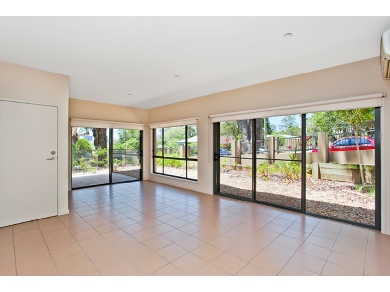 1/6 Egerton Street, Southport QLD 4215