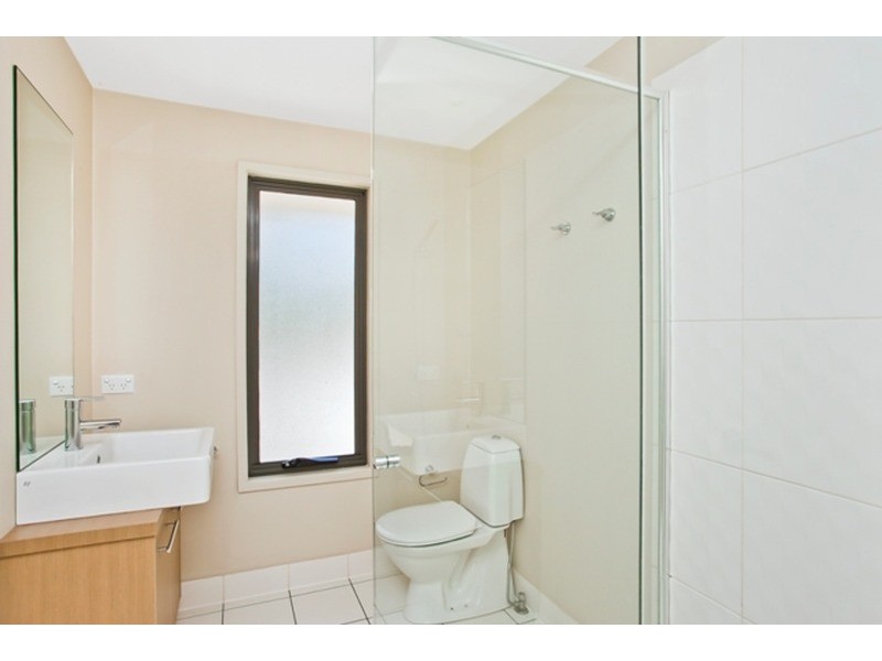 1/6 Egerton Street, Southport QLD 4215