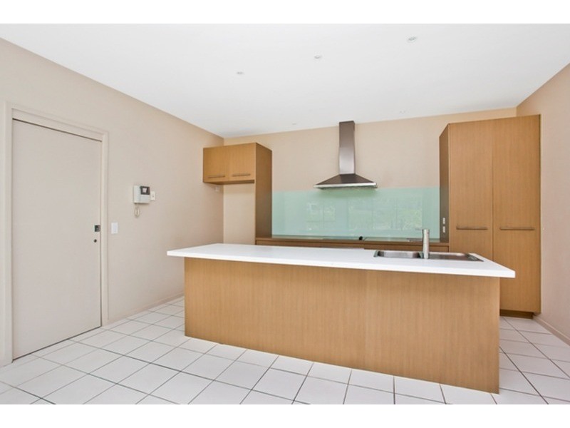 11/6 Egerton Street, Southport QLD 4215
