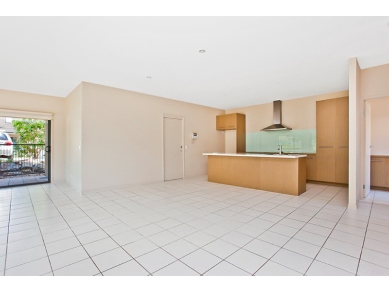 11/6 Egerton Street, Southport QLD 4215