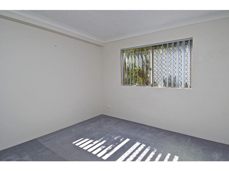 2/40 Little Norman Street, Southport QLD 4215