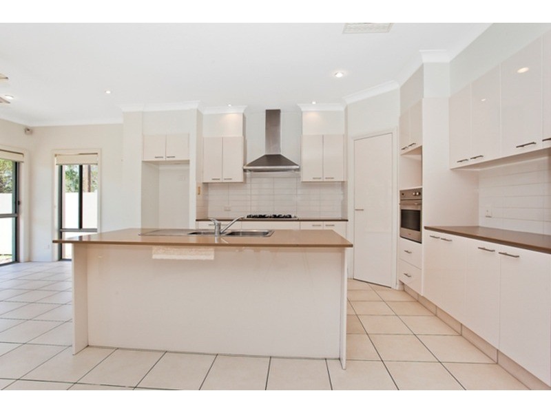 3 Zane Street, Molendinar QLD 4214