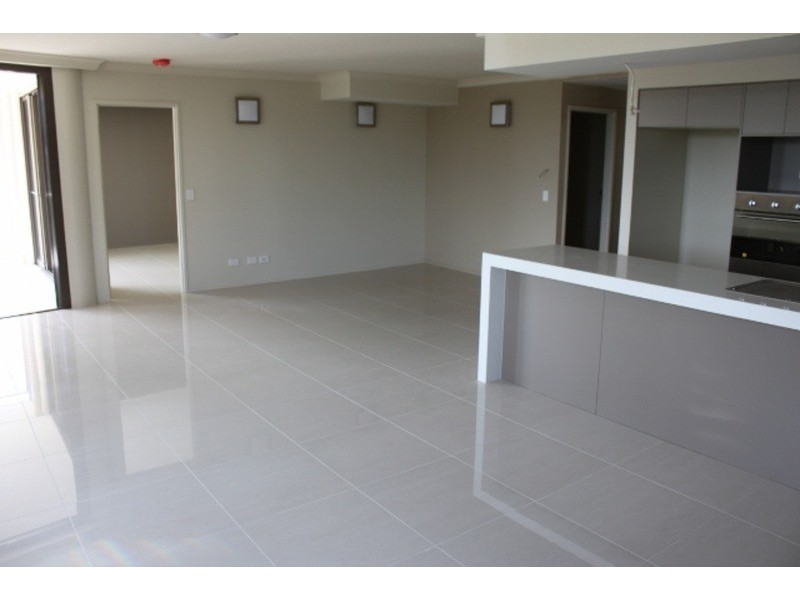 1/20 Lawson Street, Southport QLD 4215