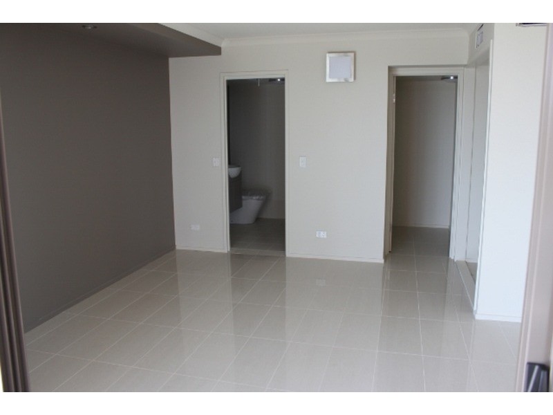 1/20 Lawson Street, Southport QLD 4215