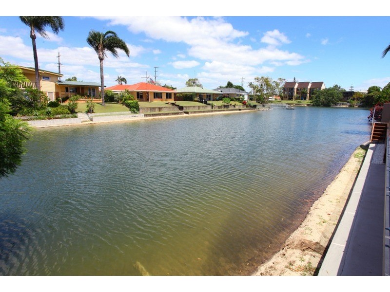 9 Lotus Key, Broadbeach Waters QLD 4218