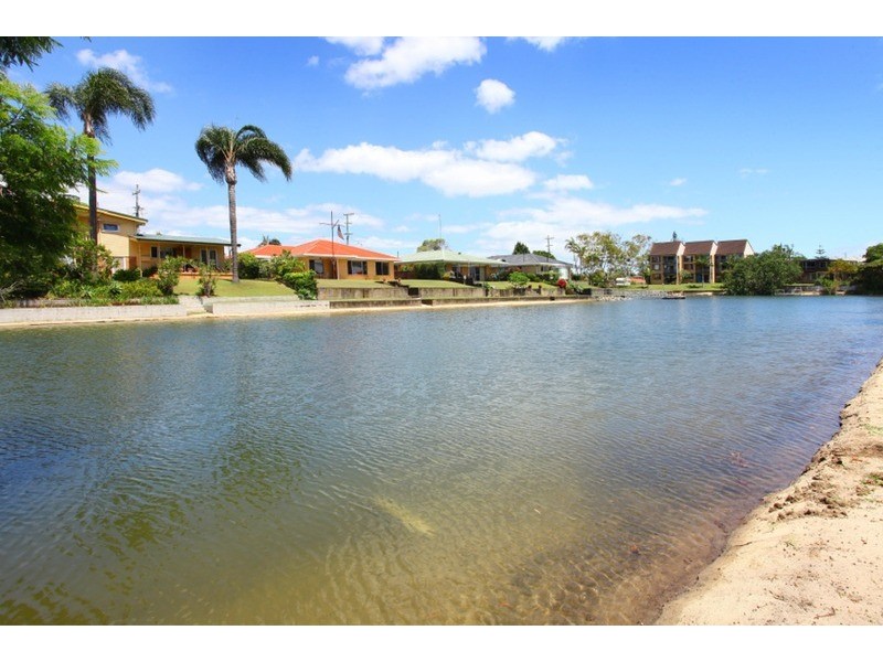 9 Lotus Key, Broadbeach Waters QLD 4218